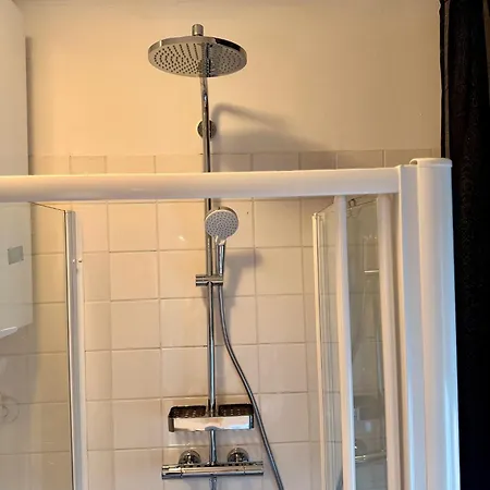 Neu Renoviert, Gemuetlich Und In Bahnhofsnaehe Апартаменти *
