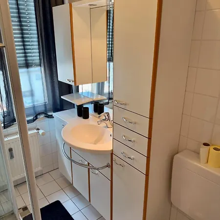 Neu Renoviert, Gemuetlich Und In Bahnhofsnaehe Грац