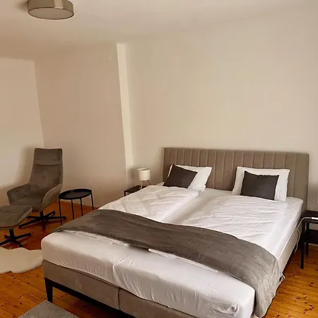 Neu Renoviert, Gemuetlich Und In Bahnhofsnaehe Грац