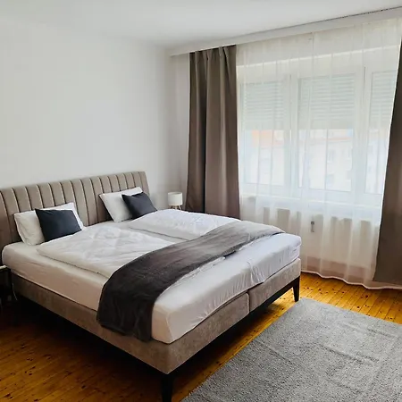 Апартаменти Neu Renoviert, Gemuetlich Und In Bahnhofsnaehe Грац