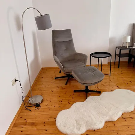 Апартаменти Neu Renoviert, Gemuetlich Und In Bahnhofsnaehe *